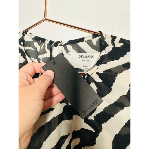 ONE TEASPOON Different Dimension Bubble Black White Sheer Chiffon Top Size Small - Picture 10 of 10